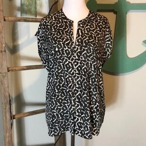 Collective Concepts geo print capped sleeve top